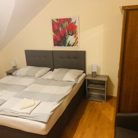 Bed and Breakfast Eder Nesvady Exterior foto